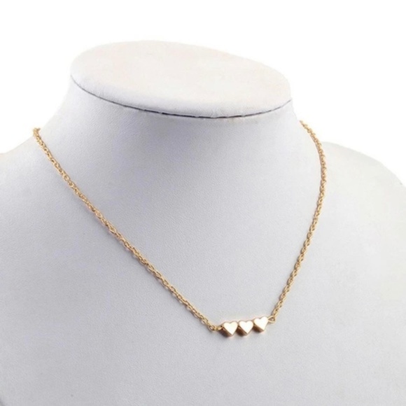 Jewelry - 🍀 3/$25!! Gold Heart Dainty Love Necklace